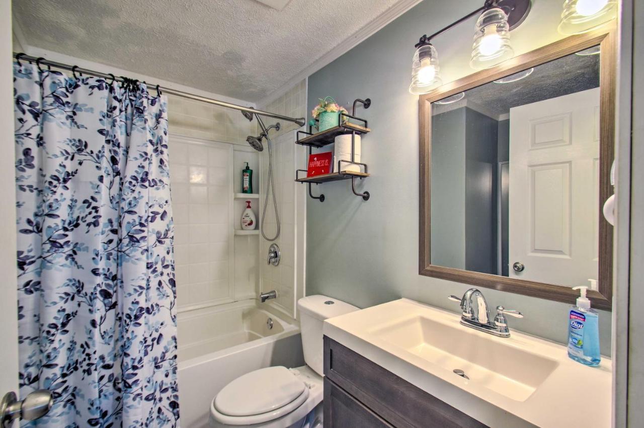 Dog-Friendly Fayetteville Home With Hot Tub! Εξωτερικό φωτογραφία